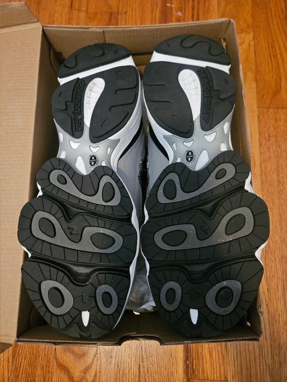 New Balance 1000 Grey & Black Size 12 Mens - Picture 8 of 10
